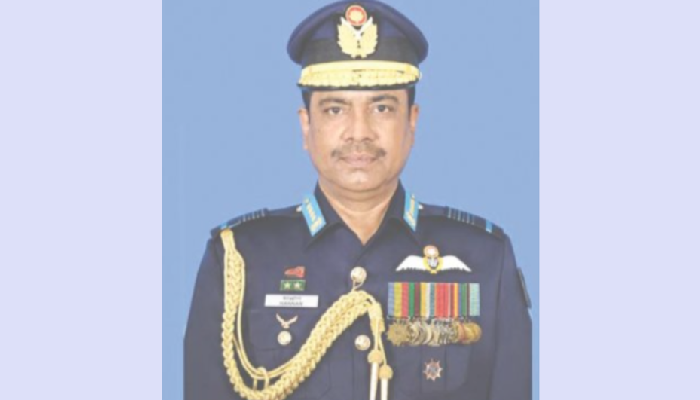 দুর্নীতি মামলায় বিমানবাহিনীর সাবেক প্রধান গ্রেপ্তার