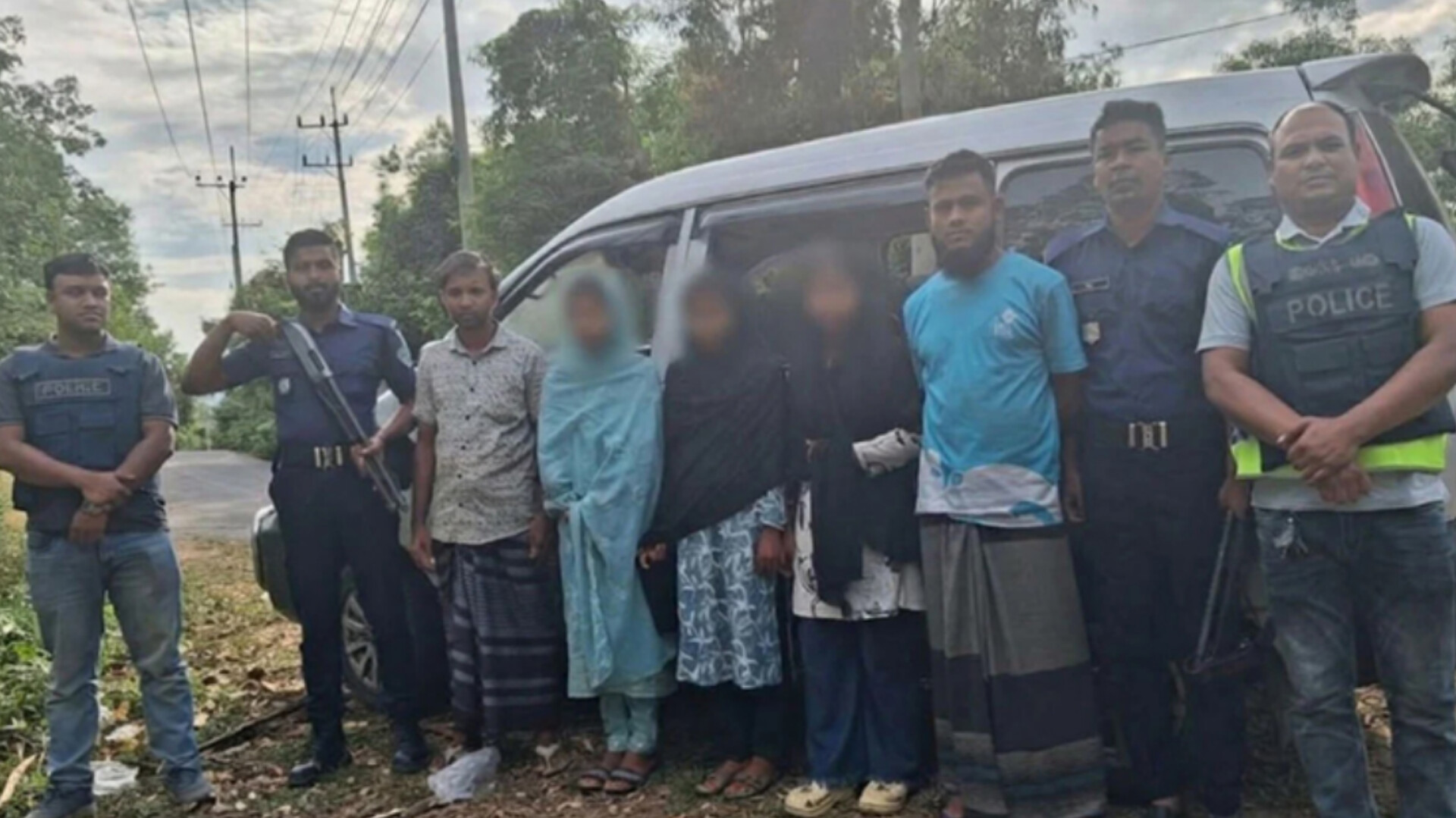 বান্দরবানের লামা থেকে নিখোঁজ তিন স্কুলছাত্রী চট্টগ্রামে উদ্ধার