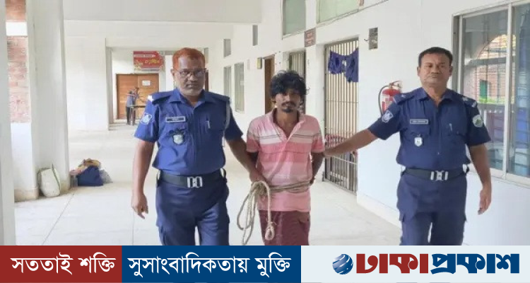 থানায় ঢুকে ৩ পুলিশকে বাটাম দিয়ে এলোপাতাড়ি আঘাত, যুবক গ্রেপ্তার
