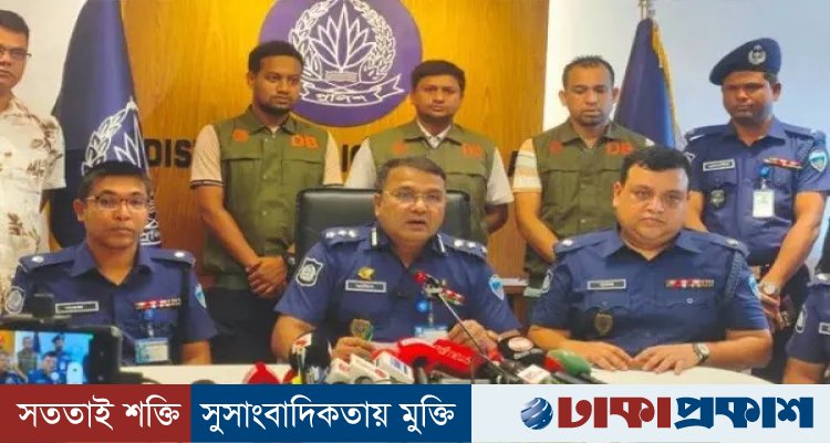 টিকটকে পরিচয়, বাবা-মায়ের ফোন ও স্বর্ণ বেচে কুমিল্লা থেকে পালাল প্রাথমিকের ৪ ছাত্রী