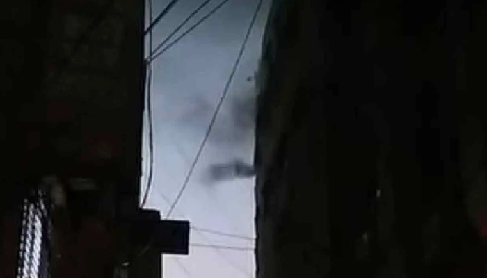 পুরান ঢাকার চকবাজারে মার্কেটে আগুন