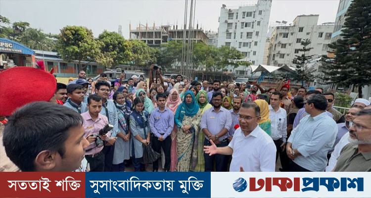 সাড়ে চার ঘণ্টায় ১৩ স্থানে প্রধানমন্ত্রীর আকস্মিক পরিদর্শন