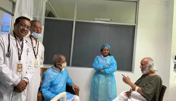 চিকিৎসাধীন মঈন খানকে দেখতে গেলেন রাষ্ট্রপতি