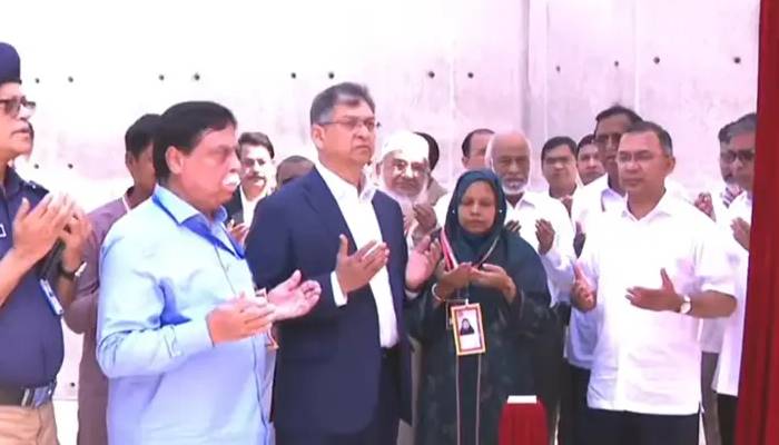 ওসমানী উদ্যানে ‘জুলাই স্মৃতিস্তম্ভ’ উদ্বোধন করলেন প্রধানমন্ত্রী