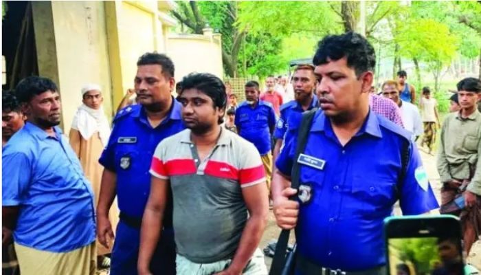 মুদির দোকানে মিলল ৪৫০ কেজি সরকারি চাল
