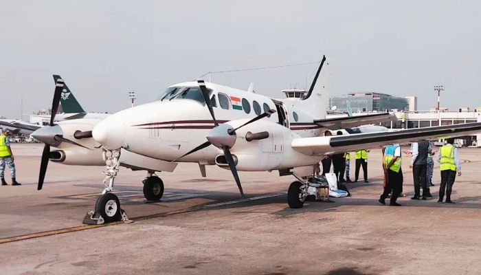 মাঝ আকাশে দরজা খুলে গেল উড়োজাহাজের, ঢাকায় জরুরি অবতরণরোগীর মৃত্যু