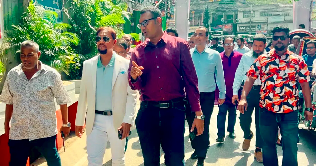 প্রধানমন্ত্রী বরণে নান্দনিক সাজে চট্টগ্রাম: সিটি মেয়রের মাঠ পরিদর্শন