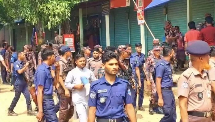 জঙ্গল সলিমপুরে উচ্ছেদ আতঙ্কে বিক্ষোভ, পুলিশ-বিজিবির লাঠিচার্জ