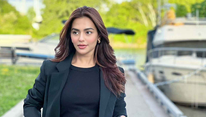প্রযোজকের ডাকে শুটিং স্পটে সাংবাদিকরা, ক্ষুব্ধ নায়িকা