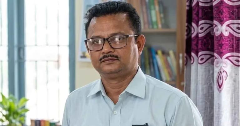 রাউজানে স্কুলছাত্রের কলমের আঘাতে রক্তাক্ত শিক্ষক