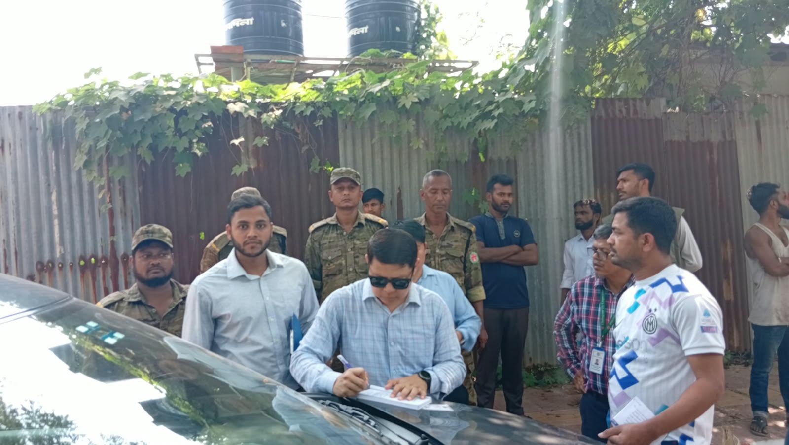 পতেঙ্গায় দেশের প্রথম সাইকেল ট্র্যাকে অবৈধ পার্কিংবিরোধী অভিযান, জরিমানা আদায়