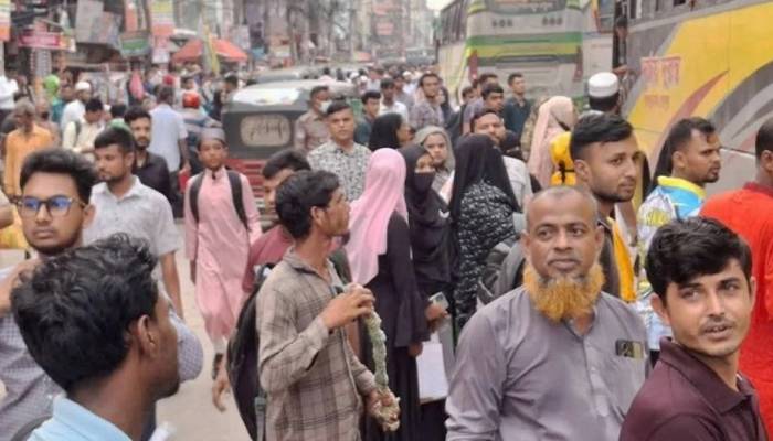 টানা ৫ দিনের ছুটিতে ঢাকা ছাড়ছে মানুষ, বাস টার্মিনালে উপচেপড়া ভিড়