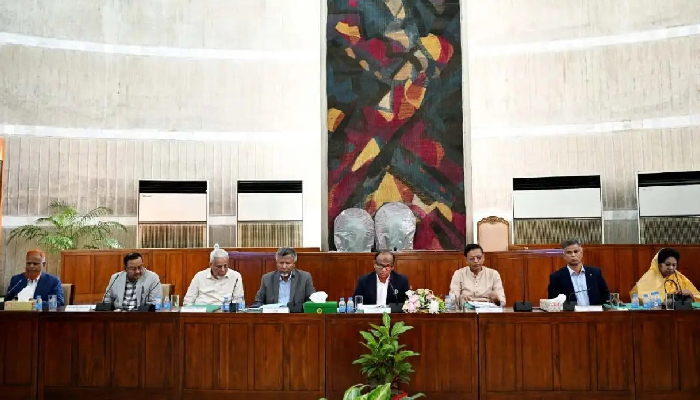 আপনারা কোনো দলের নন, প্রজাতন্ত্রের কর্মচারী: সংসদীয় কমিটির সভাপতি