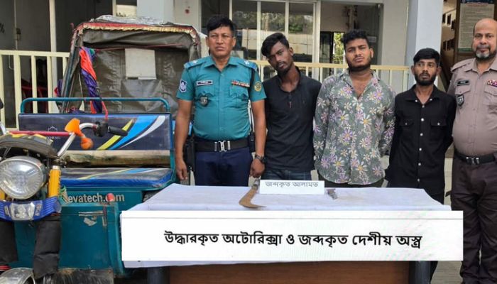 চট্টগ্রামে কিশোর গ্যাং নুরু বাহিনীর ৩ সদস্য গ্রেপ্তার