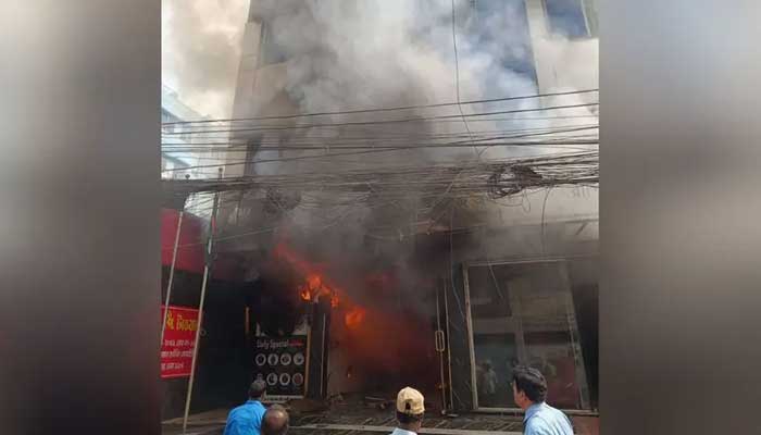 রাজধানীতে ফিজিওথেরাপি কলেজের কিচেনে আগুন