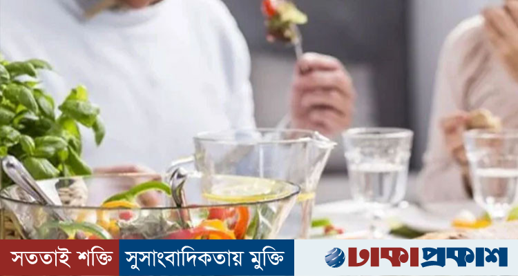 ষাটের পর সুস্থ থাকতে যে ৭ ধরনের খাবার এড়িয়ে চলবেন