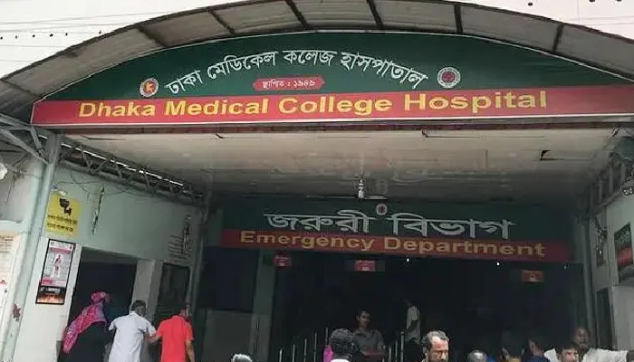 রাজধানীতে বাস-ট্রাক সংঘর্ষে প্রাণ গেলো তরুণের
