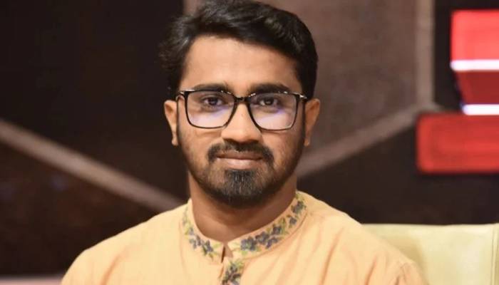 ‘রবীন্দ্রনাথের গ্রাফিতিতে লাগানো চুনকালি কেনার টাকা দেন জামায়াত আমিরের উপদেষ্টা’