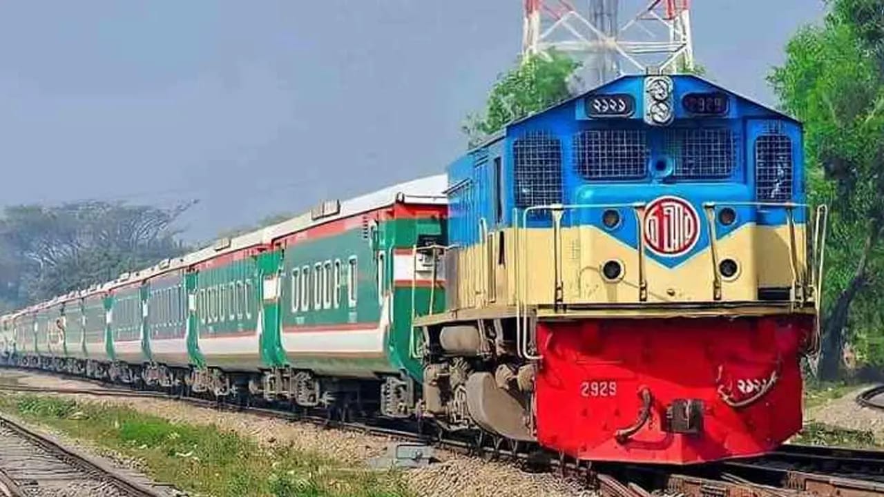 দুর্গাপূজায় বাড়তি ট্রেন, বাতিল ৫টির সাপ্তাহিক বন্ধ