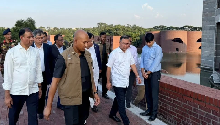 জাতীয় সংসদ ভবন প্রাঙ্গণ পরিদর্শন করলেন প্রধানমন্ত্রী